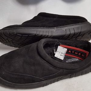 NWT Mountain Country Men's Black Slippers  sz.11M